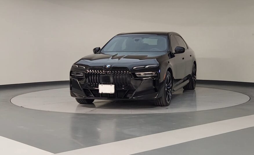 2023 BMW 760i xDrive
