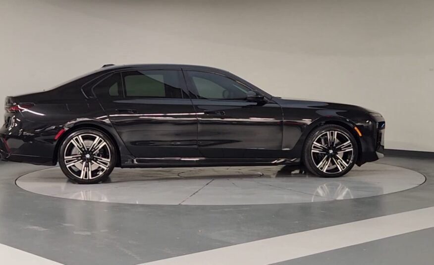 2023 BMW 760i xDrive