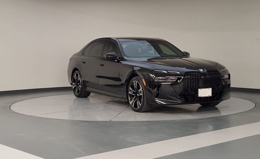 2023 BMW 760i xDrive