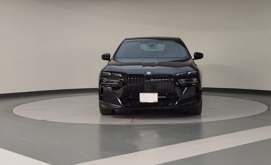2023 BMW 760i xDrive
