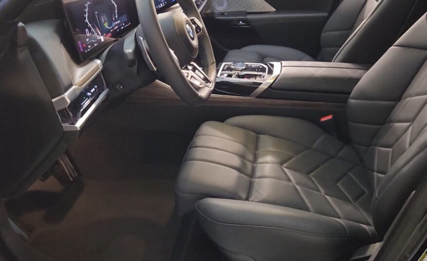 2023 BMW 760i xDrive