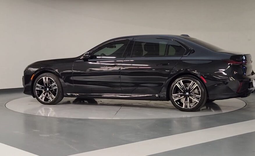 2023 BMW 760i xDrive