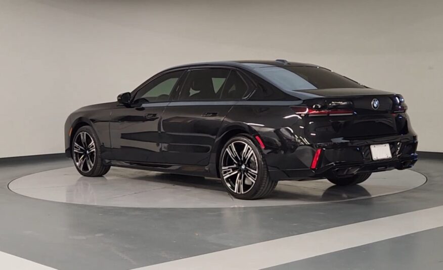 2023 BMW 760i xDrive